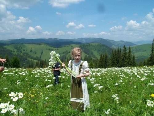 kislány rusztikus ruha